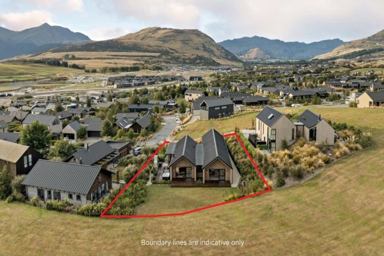 Photo of property in 9 Arran Lane, Jacks Point, Queenstown, 9371