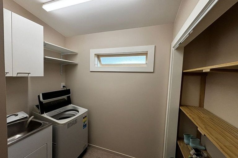 Photo of property in 32 Bonithon Avenue, Moturoa, New Plymouth, 4310