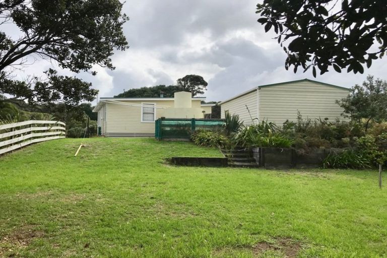 Photo of property in 1 Beach Road, Mokau, 4376