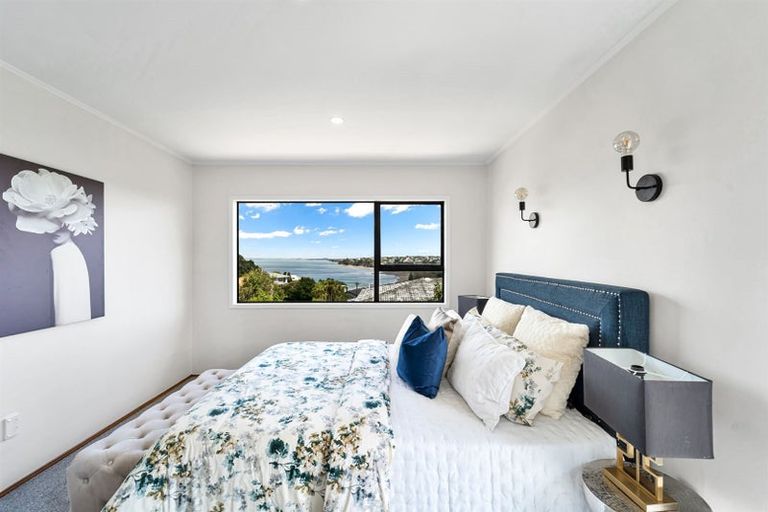 Photo of property in 2/23 Ridge Road, Waiake, Auckland, 0630