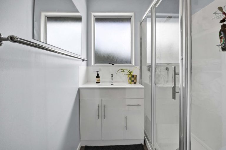 Photo of property in 9 Hughson Place, Opunake, 4616