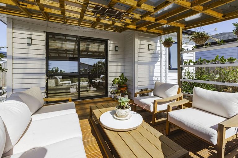 Photo of property in 8 Rapoi Lane, Karaka, Papakura, 2113