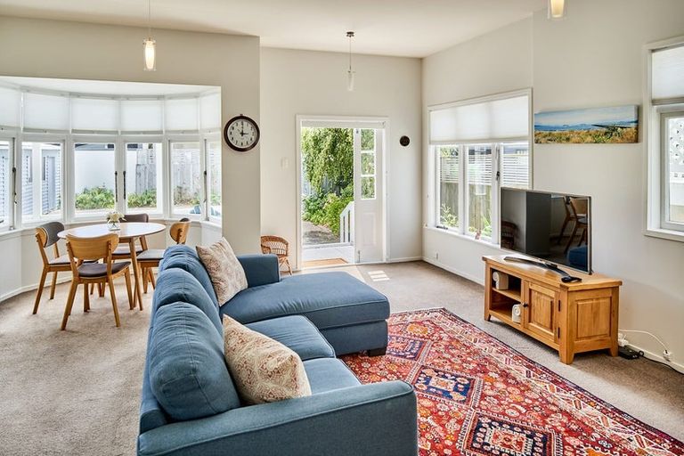 Photo of property in 2/14 Oroua Street, Eastbourne, Lower Hutt, 5013