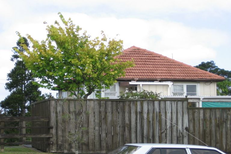 Photo of property in 38 Island Road, Beach Haven, Auckland, 0626