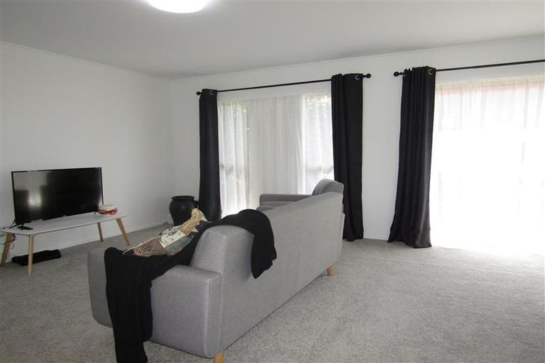 Photo of property in 2/68 Glamorgan Drive, Torbay, Auckland, 0630