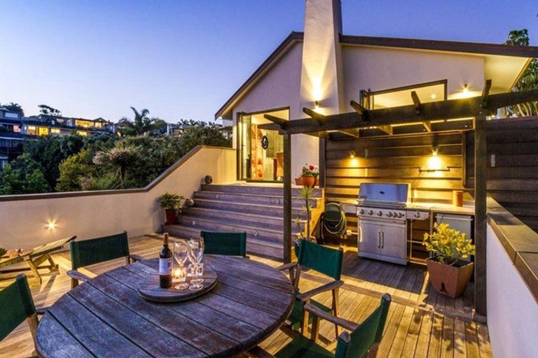 Photo of property in 1/46 Masterton Road, Rothesay Bay, Auckland, 0630