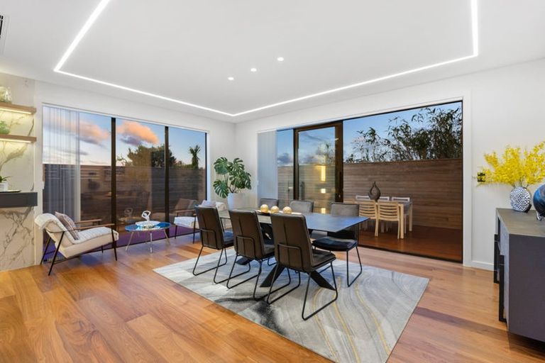 Photo of property in 4 Taku Close, Long Bay, Auckland, 0630