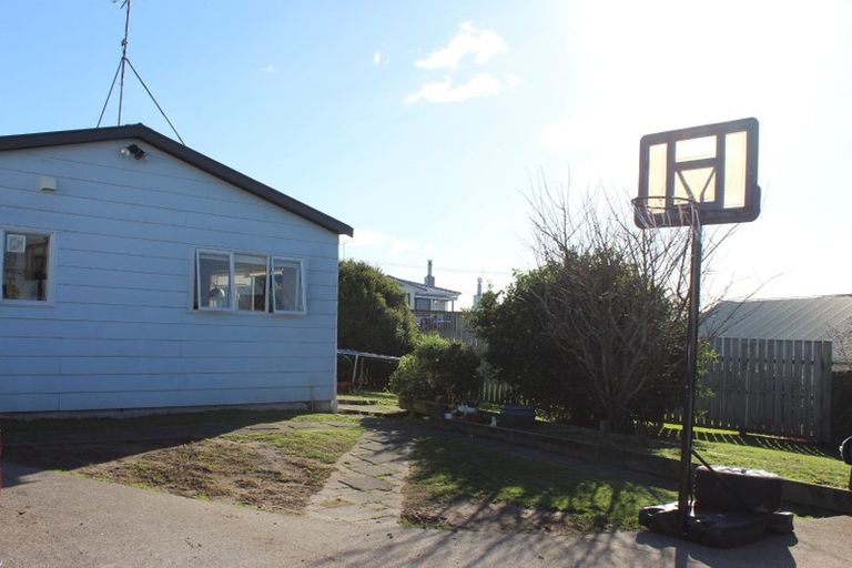 Photo of property in 8a Fordham Street, Beach Haven, Auckland, 0626
