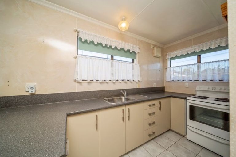 Photo of property in 19 Karamu Street, Strandon, New Plymouth, 4312