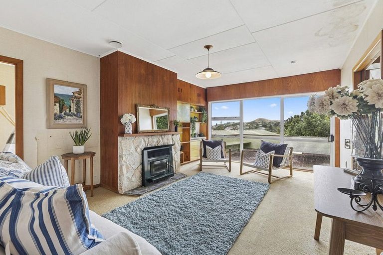 Photo of property in 15 Spur Grove, Titahi Bay, Porirua, 5022