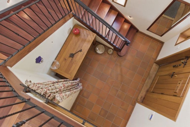 Photo of property in 1a Ngapeke Road, Welcome Bay, Tauranga, 3175
