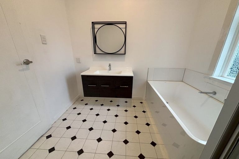 Photo of property in 158 Naenae Road, Naenae, Lower Hutt, 5011