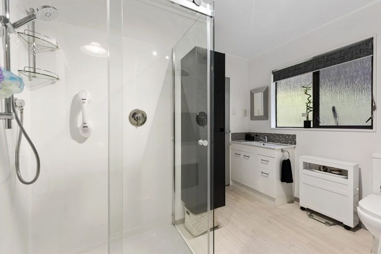 Photo of property in 97 Blue Mountains Road, Pinehaven, Upper Hutt, 5371