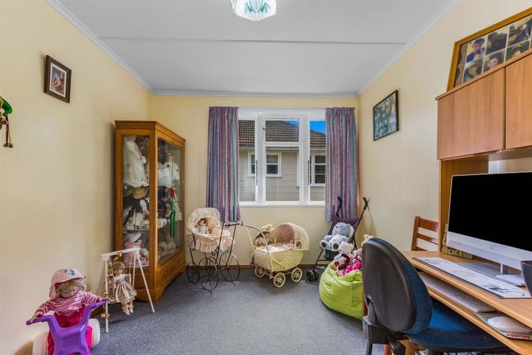 Photo of property in 34 Dimock Street, Titahi Bay, Porirua, 5022