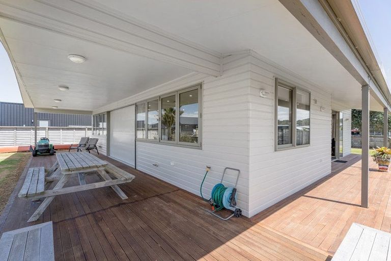 Photo of property in 140 Ngaio Drive, Matarangi, Whitianga, 3592