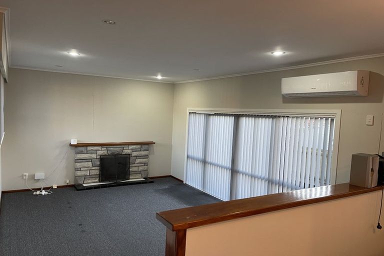 Photo of property in 116 Edgewater Drive, Pakuranga, Auckland, 2010