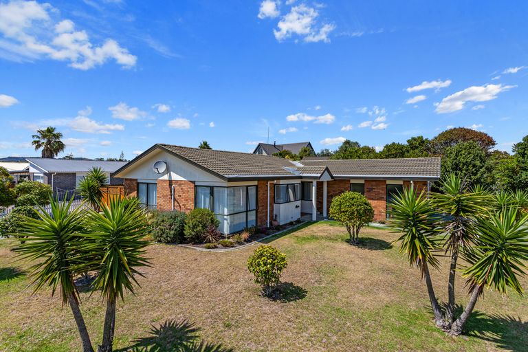 Photo of property in 1 The Glebe, Coastlands, Whakatane, 3120
