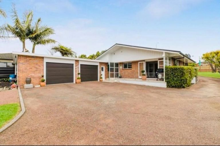 Photo of property in 328 Great South Road, Opaheke, Papakura, 2113