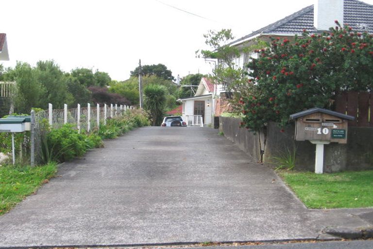 Photo of property in 2/10 Alma Street, Te Atatu South, Auckland, 0610