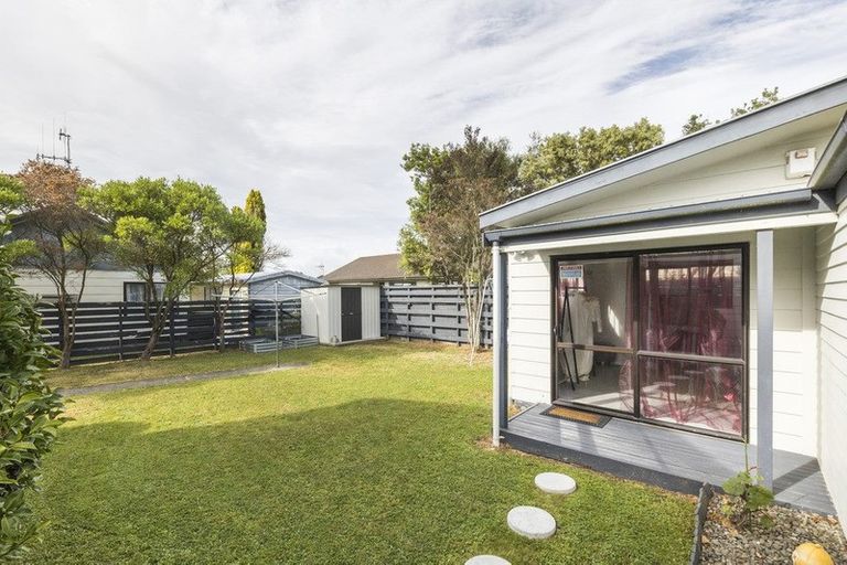 Photo of property in 6 Willowstream Grove, Cloverlea, Palmerston North, 4412