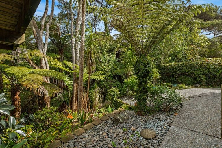 Photo of property in 2/30 Lagoon Way, West Harbour, Auckland, 0618