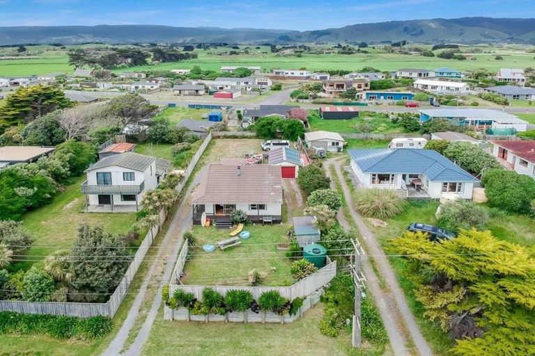 Photo of property in 56 Dixie Street, Te Horo Beach, Otaki, 5581