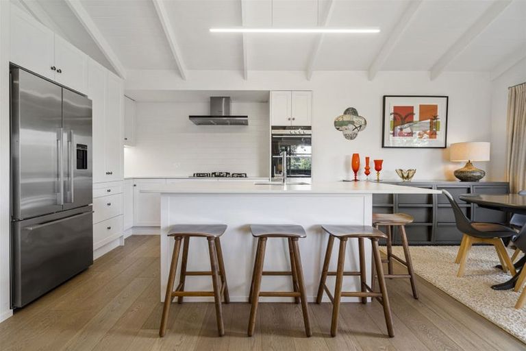 Photo of property in 2/76 Wairoa Road, Narrow Neck, Auckland, 0624