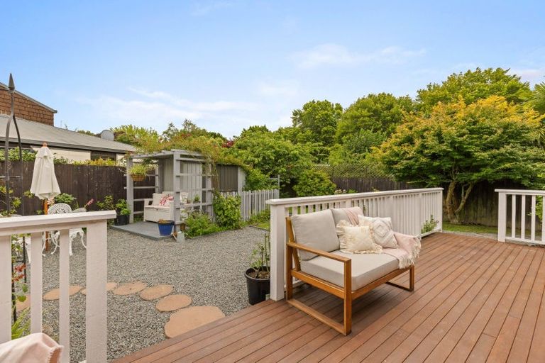 Photo of property in 28 Rubens Place, Burnside, Christchurch, 8053