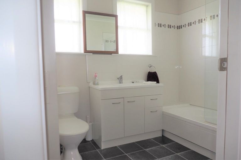 Photo of property in 77 Stout Street, Shannon, 4821