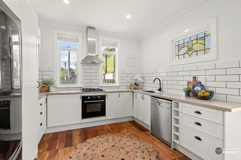 Photo of property in 156 Kings Crescent, Hutt Central, Lower Hutt, 5010