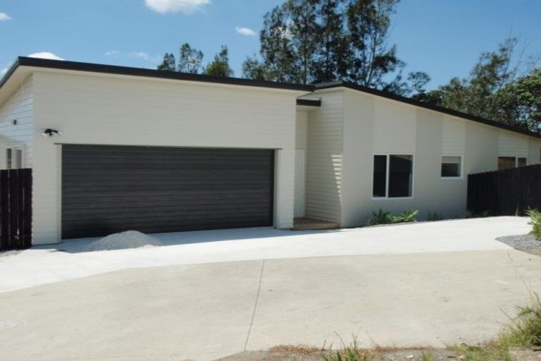 Photo of property in 85 Tiriwa Drive, Massey, Auckland, 0614