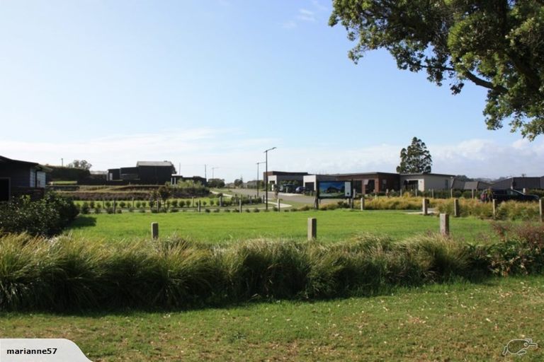 Photo of property in 11 Kotare Drive, Waiwhakaiho, New Plymouth, 4312