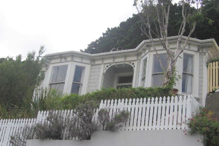 Photo of property in 37 Scarborough Terrace, Mount Victoria, Wellington, 6011