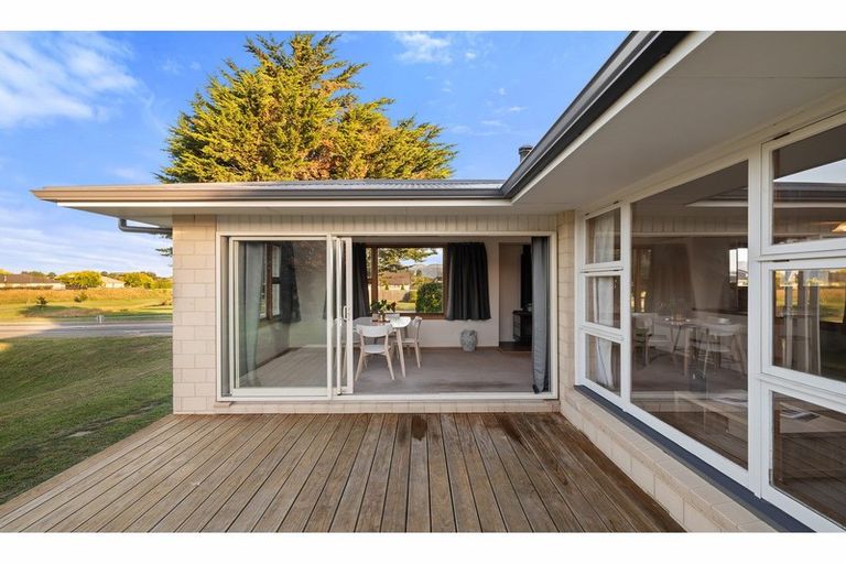 Photo of property in 302 Wigram Road, Wigram, Christchurch, 8025