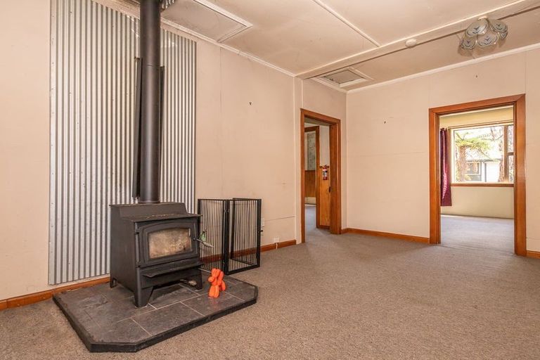 Photo of property in 149 Queen Street, Westport, 7825