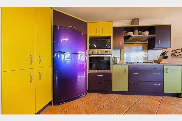 Photo of property in 31 Roy Maloney Drive, Henderson, Auckland, 0612