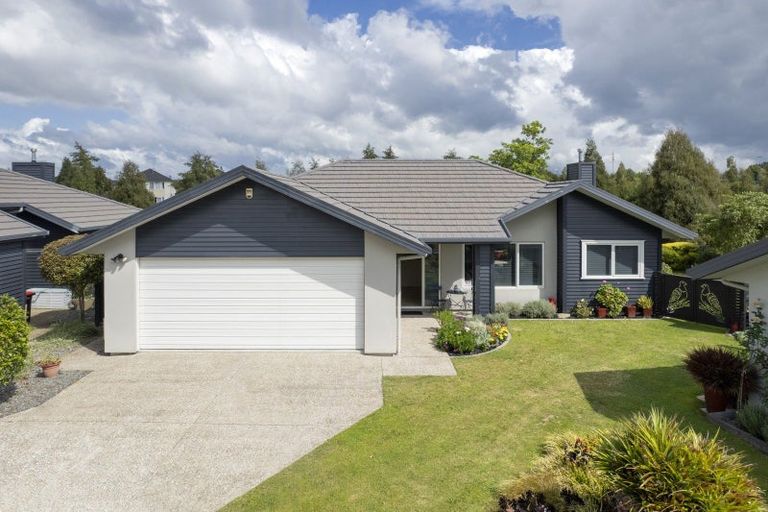 Photo of property in 19 Bridgewater Way, Pyes Pa, Tauranga, 3112