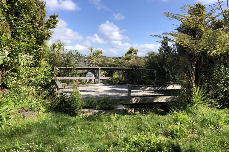 Photo of property in 118 Stapleford Crescent, Browns Bay, Auckland, 0630