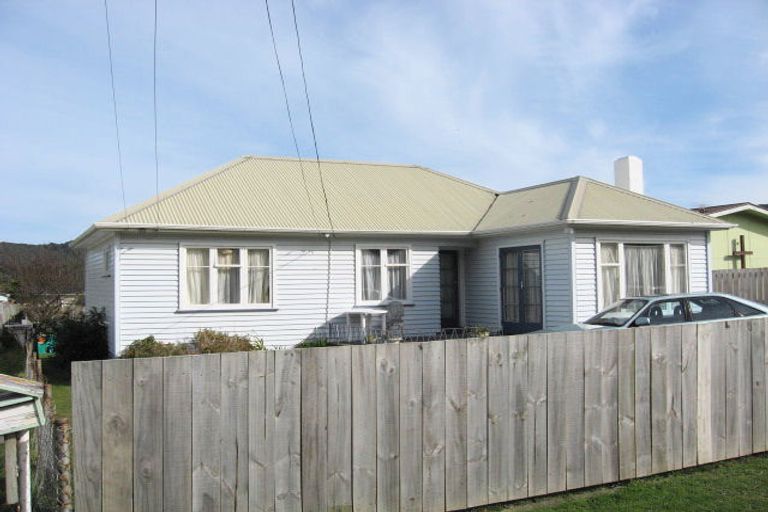 Photo of property in 27 Wise Street, Wainuiomata, Lower Hutt, 5014