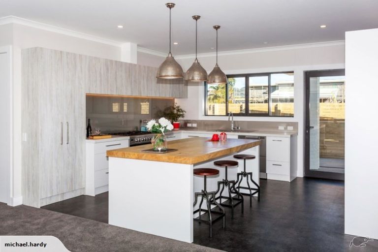 Photo of property in 148 Kupe Drive, Whitianga, 3510