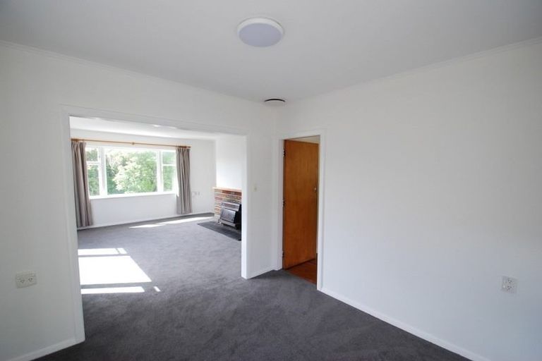 Photo of property in 127 Broderick Road, Johnsonville, Wellington, 6037