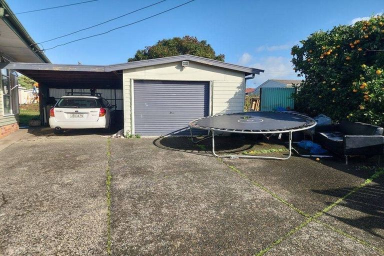 Photo of property in 10 Hooks Road, Manurewa, Auckland, 2102