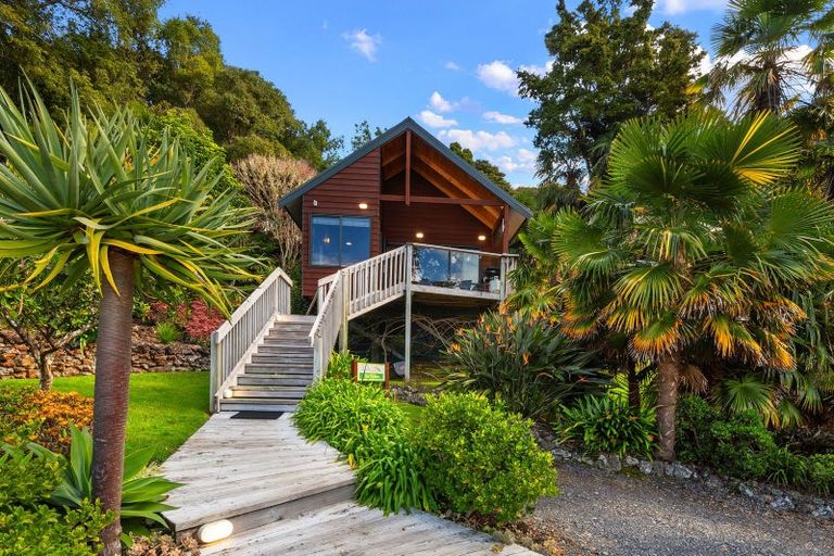 Photo of property in 10 Bayview Road, Paihia, 0200