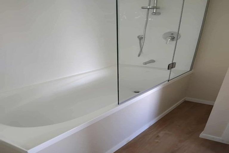 Photo of property in 5 Harbour Street, Moturoa, New Plymouth, 4310