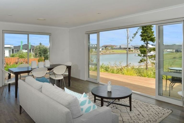 Photo of property in 11 Stace Hopper Drive, One Tree Point, 0118