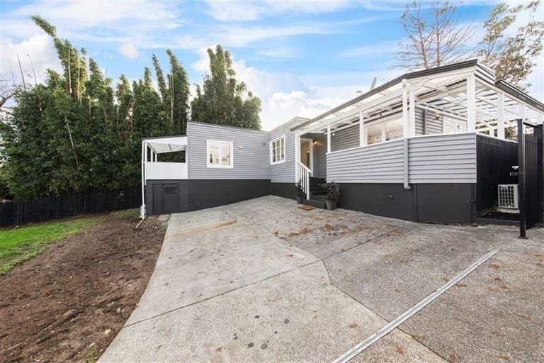 Photo of property in 53b Woodglen Road, Glen Eden, Auckland, 0602