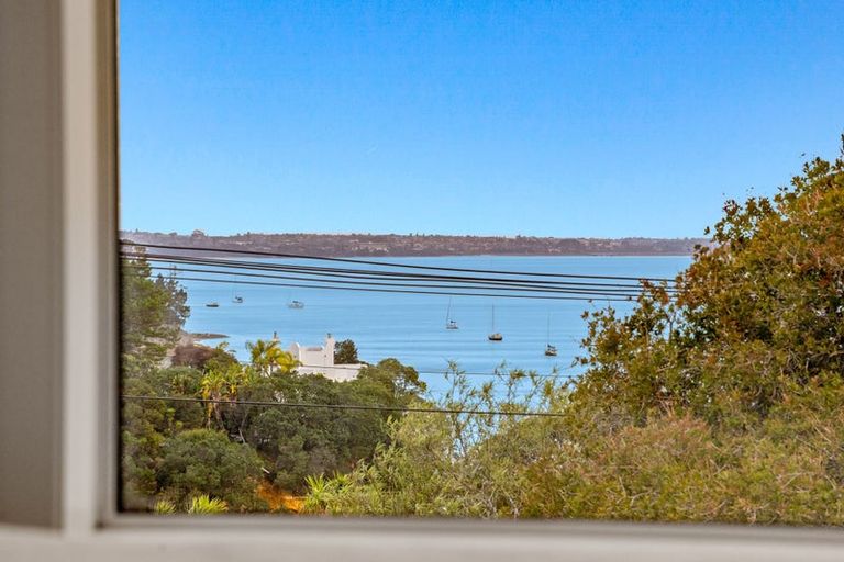 Photo of property in 37 Neptune Avenue, Beach Haven, Auckland, 0626