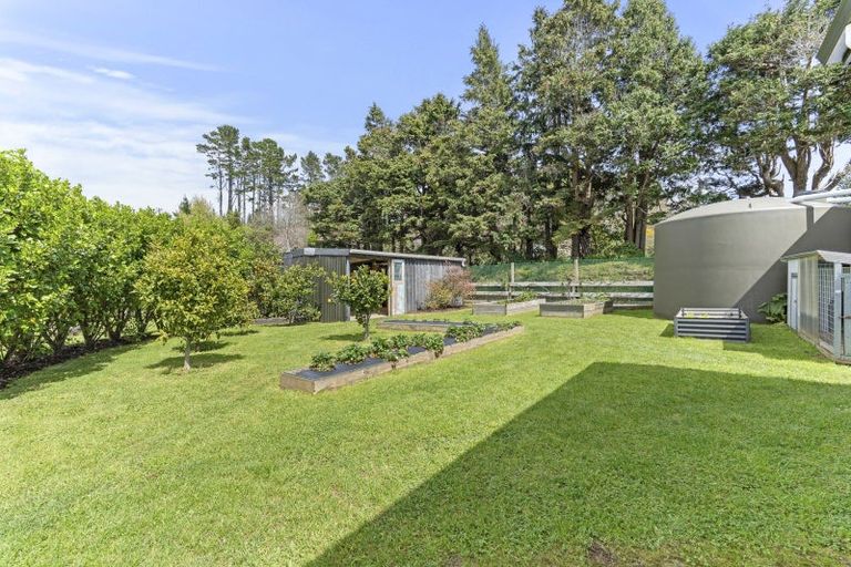 Photo of property in 489a Barrett Road, Omata, New Plymouth, 4374