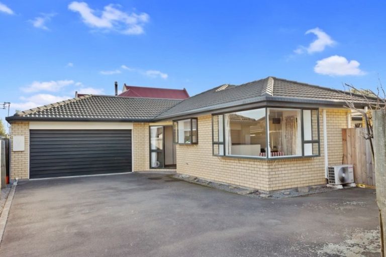 Photo of property in 8 Watkins Drive, Rangiora, 7400