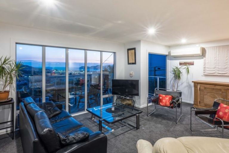 Photo of property in 165 Townsend Road, Miramar, Wellington, 6022